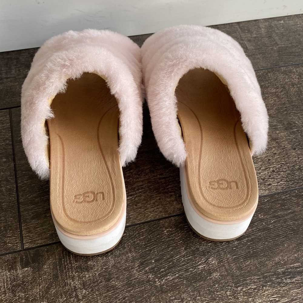 UGG Fluff Pink Slides - Picture 3 of 4